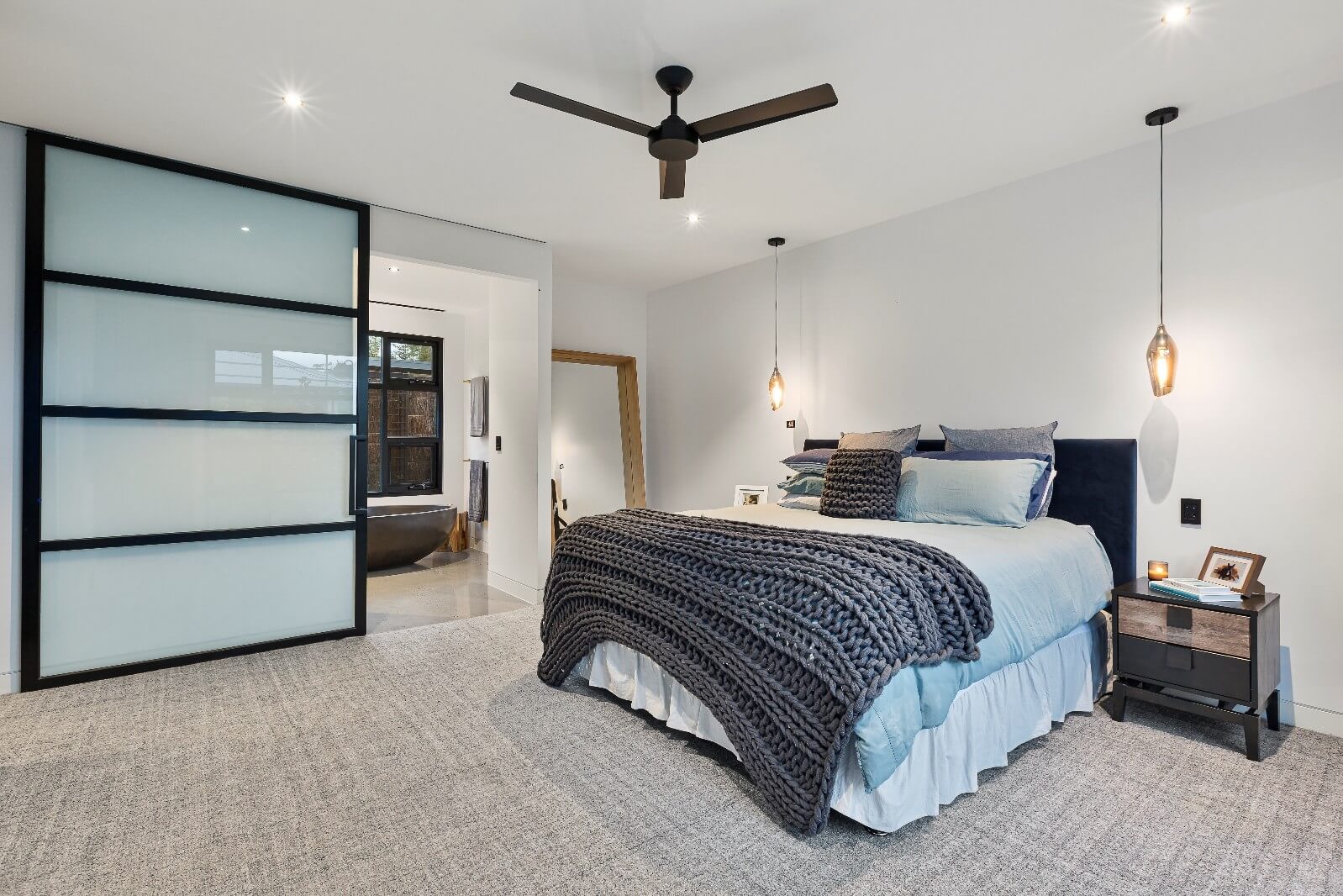 Shui Painting Gallery -  Spacious Bedroom with Oversized Opaque Glass Door