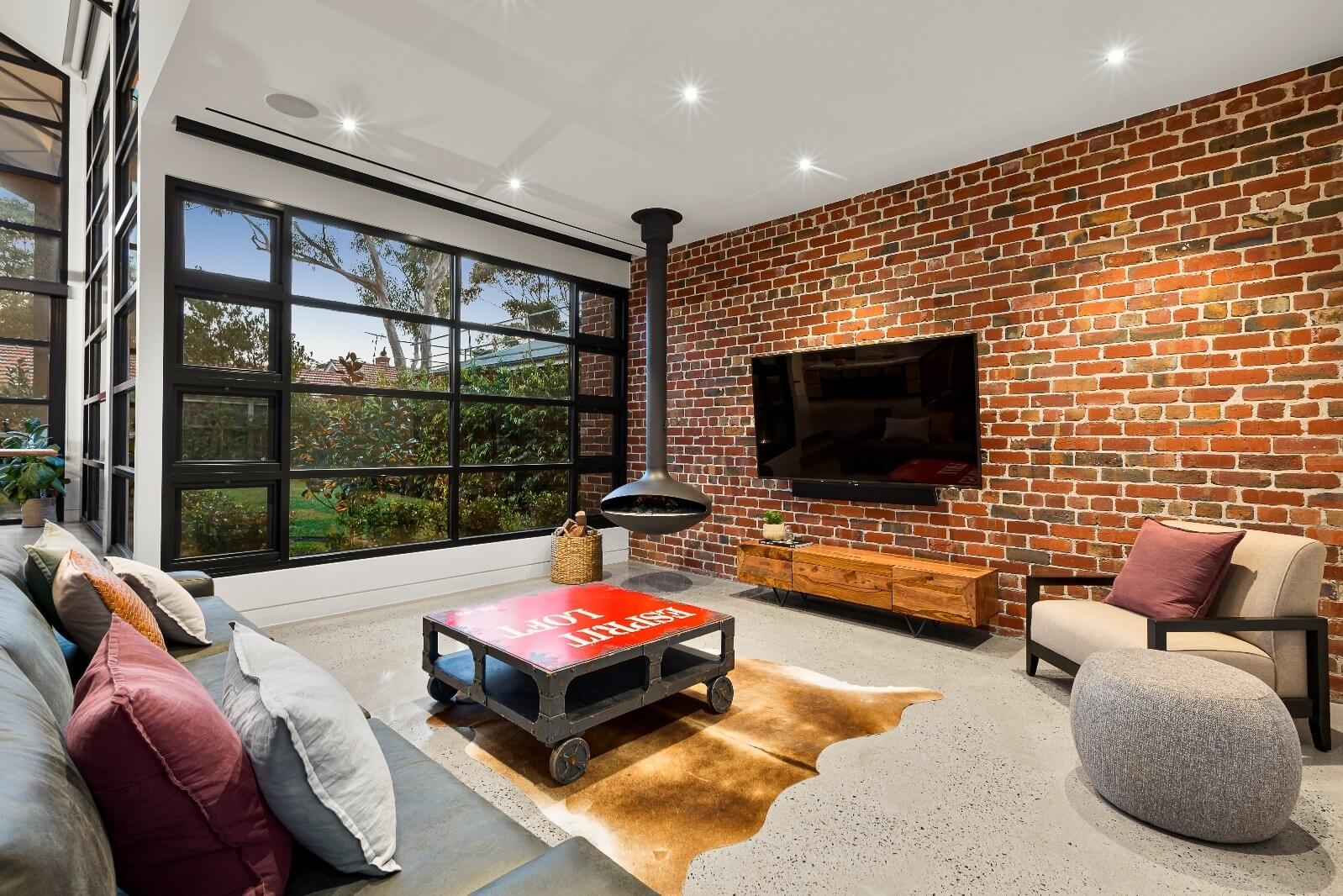 Shui Painting Gallery -  Spacious Living Room Lounge with Natural Lights